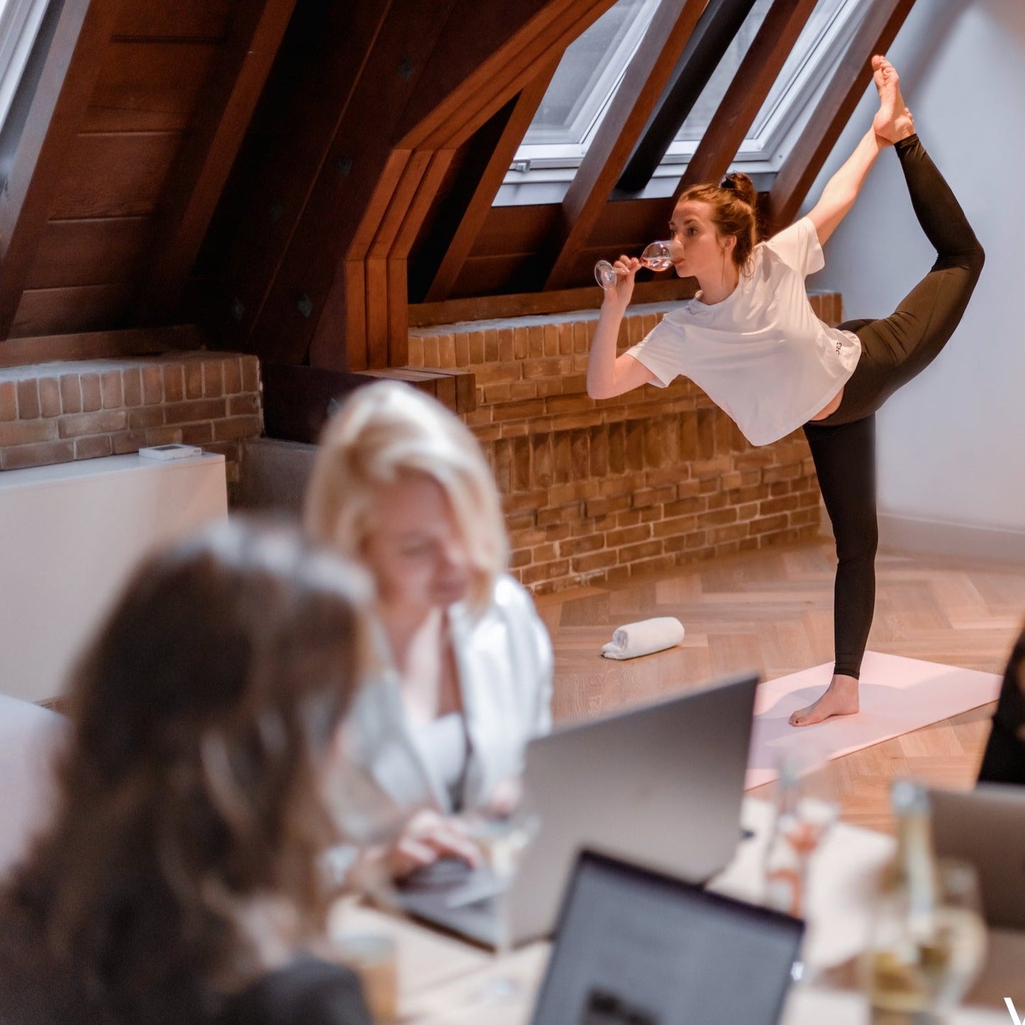 VINADA® Yoga Working Hours Drink and Workout