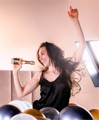 Balloons and singing with Vinada
